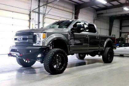 Is the Ford F250/F350 Plug & Play Air Suspension Kit for Super Duty Trucks Worth It?